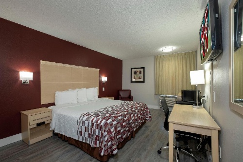 Red Roof Inn Raleigh North-Crabtree Mall/PNC Arena image 1