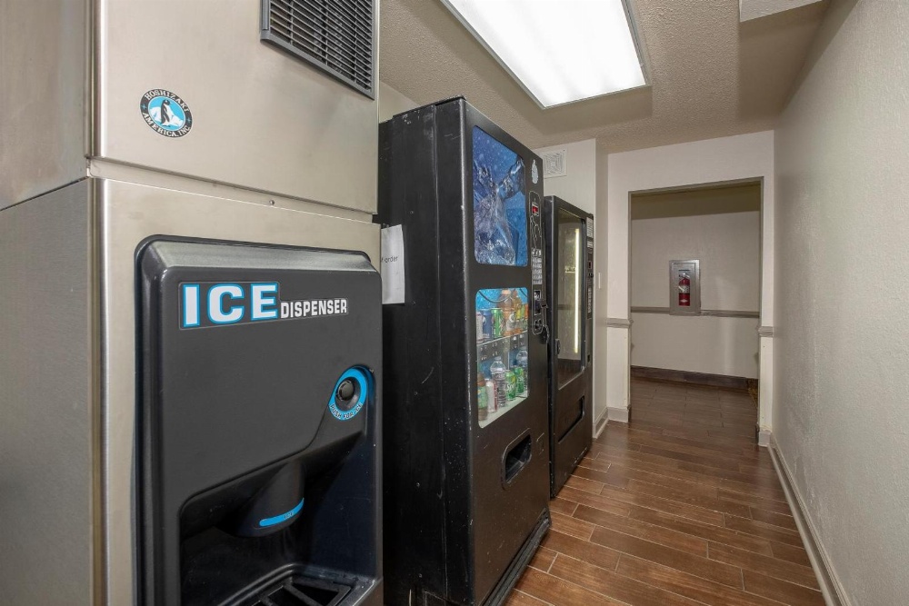 Red Roof Inn Raleigh North-Crabtree Mall/PNC Arena Main image