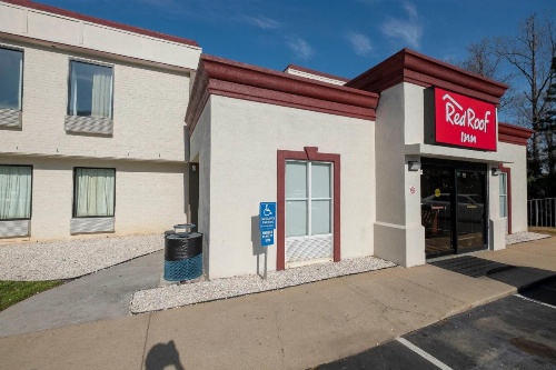 Red Roof Inn Raleigh North-Crabtree Mall/PNC Arena image 21